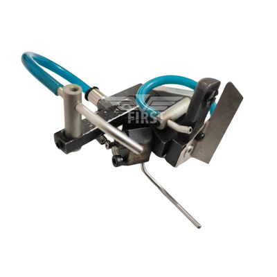 Astor 150-220 Mesin jahit benang Pembagi buku besi Nozzle Seat pabrik