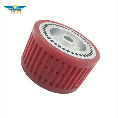 Red Color Suction Wheel 124*70mm Bagian Pencetakan Polyurethane untuk Mesin Lipat